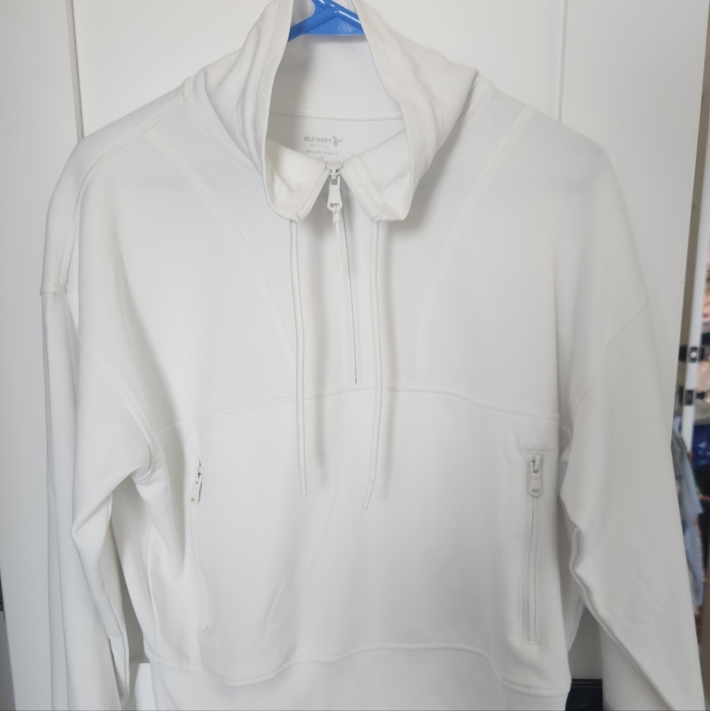 Old Navy Active Dynamic Fleece in White. Only Worn Twice